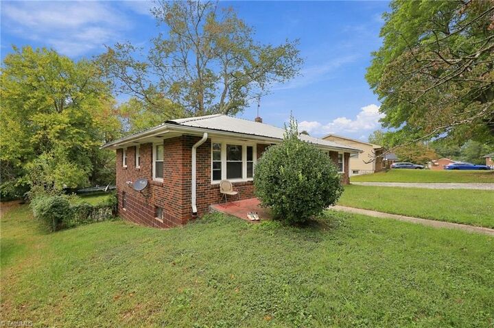 Property Photo: 866 Rankin Street NC 27101