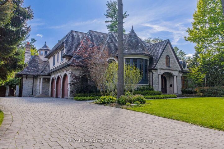 Property Photo:  1476 Carmen Drive  ON L5G 3Z1 