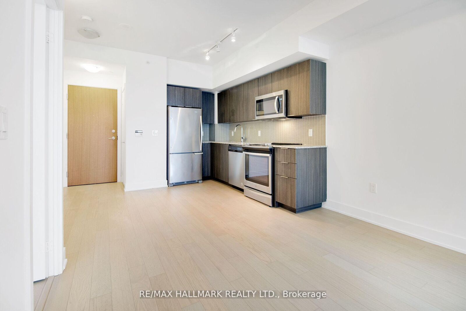 Property Photo:  30 Shore Breeze Drive 3113  ON M8V 1A1 