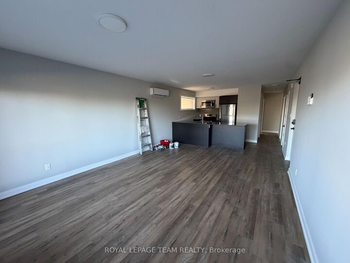 Property Photo:  1305 Summerville Avenue 102  ON K1Z 8G7 