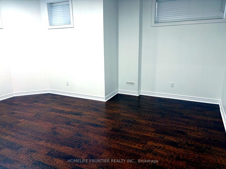Property Photo: 33 Green Meadows Circle Lower ON M2J 5G6