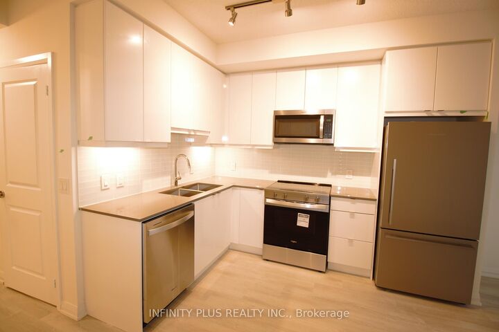 Property Photo:  3270 Sheppard Ave N/A E 1630  ON M1T 3K3 