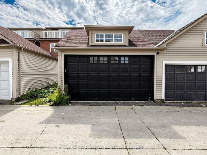 Property Photo:  14 Bowsfield Road  ON M3J 3R3 