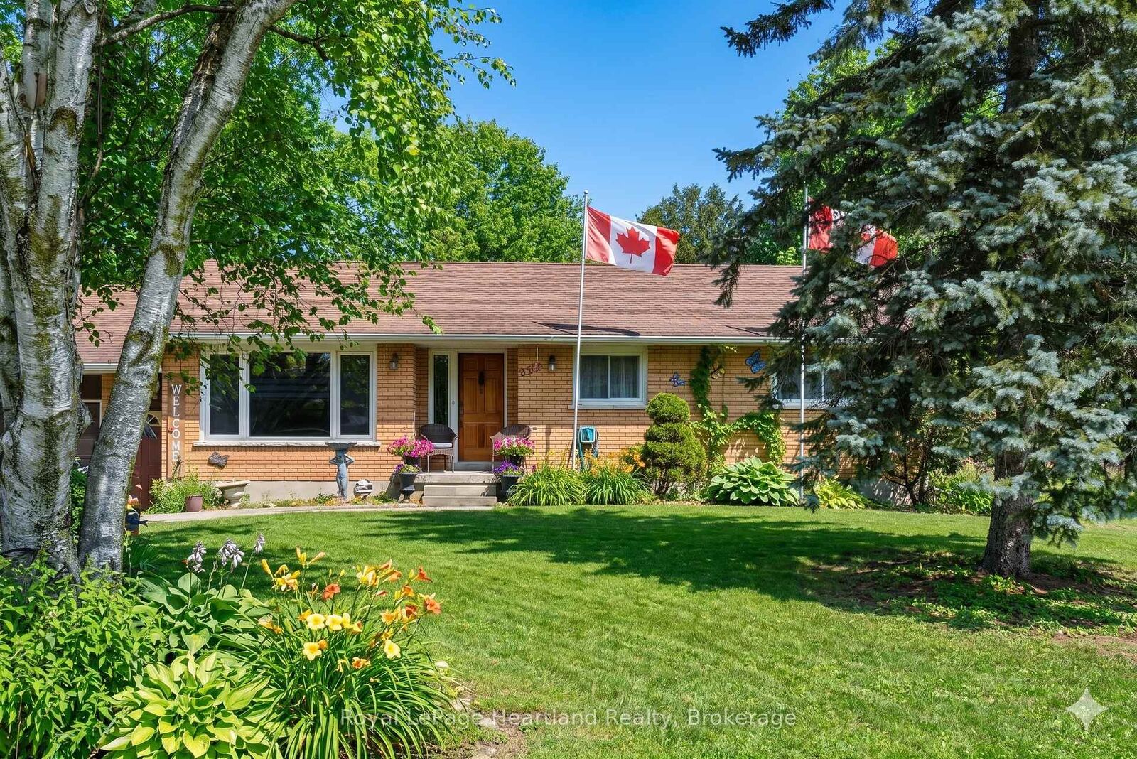Property Photo: 292 Wellington Street ON N0M 1H0