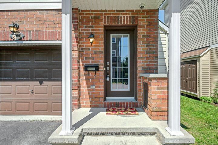 Property Photo:  759 Sanibel Private  ON K2H 0A8 