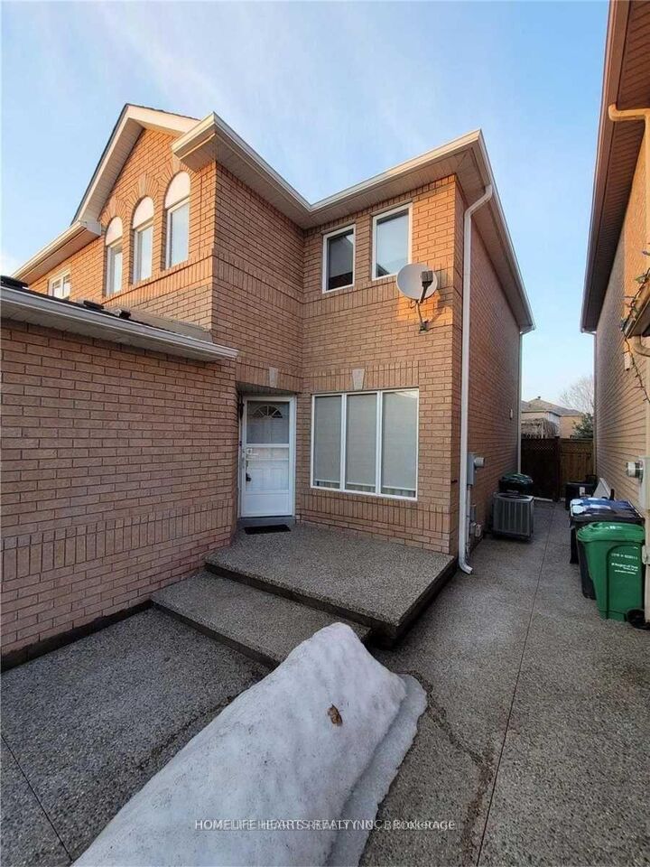 Property Photo:  6519 Sapling Trail  ON L5N 7J3 
