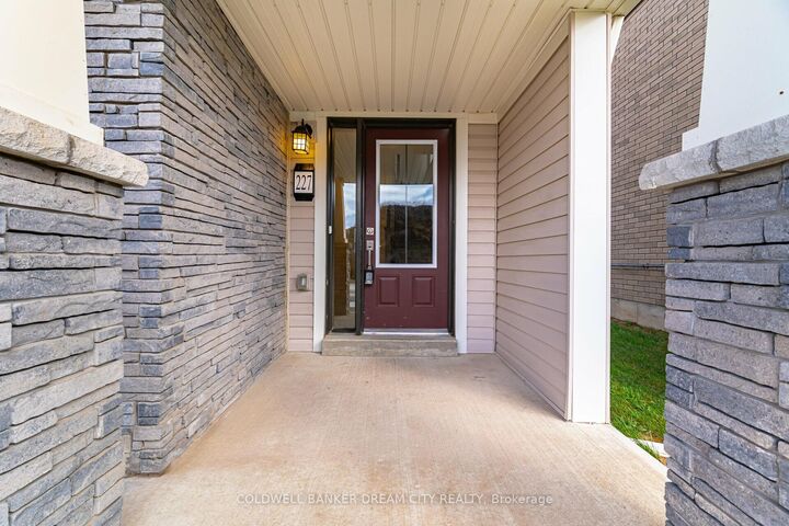Property Photo:  227 Gillespie Drive  ON N3T 5L5 