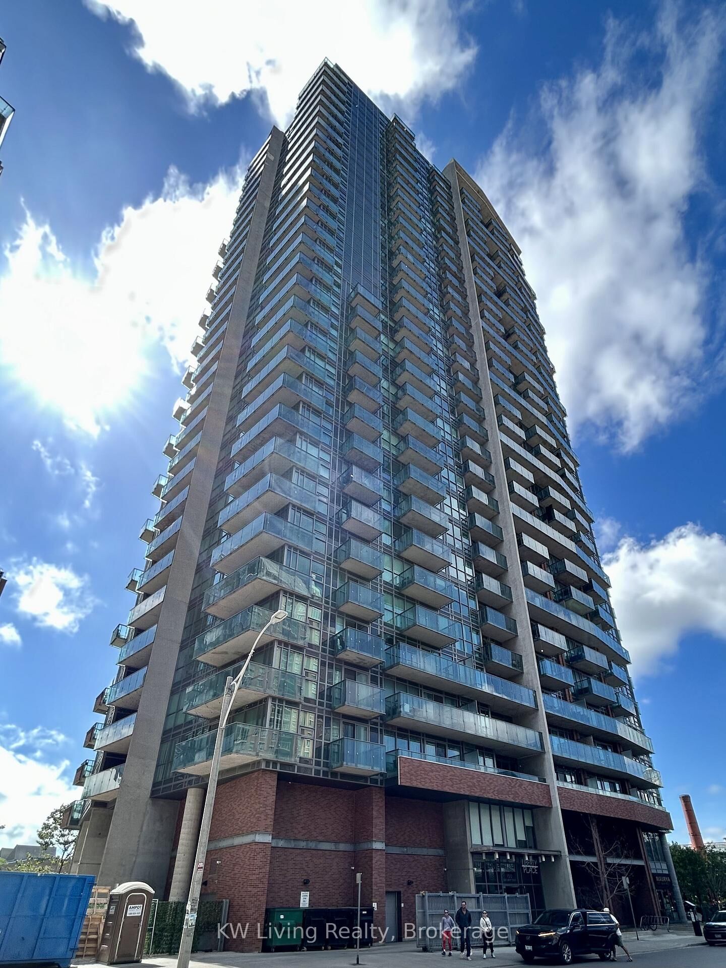 Property Photo:  150 East Liberty Street 2004  ON M6K 3R5 