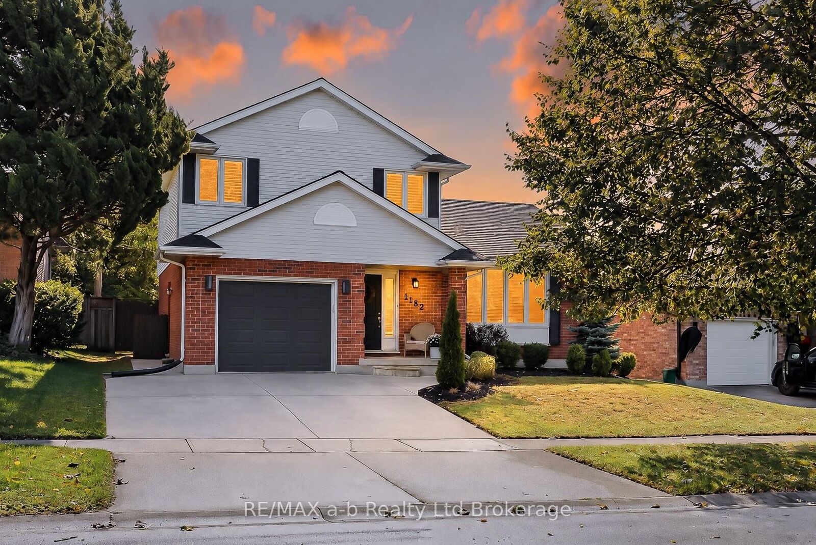 Property Photo:  1182 Sprucedale Road  ON N4S 8T6 