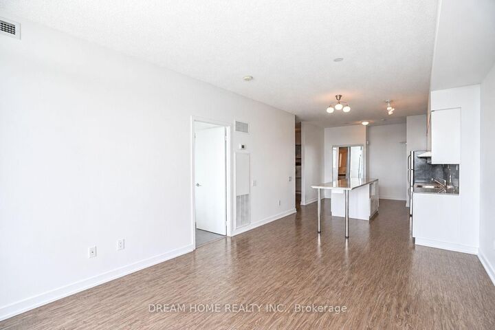 Property Photo: 29 Singer Court 2515 ON M2K 0B3