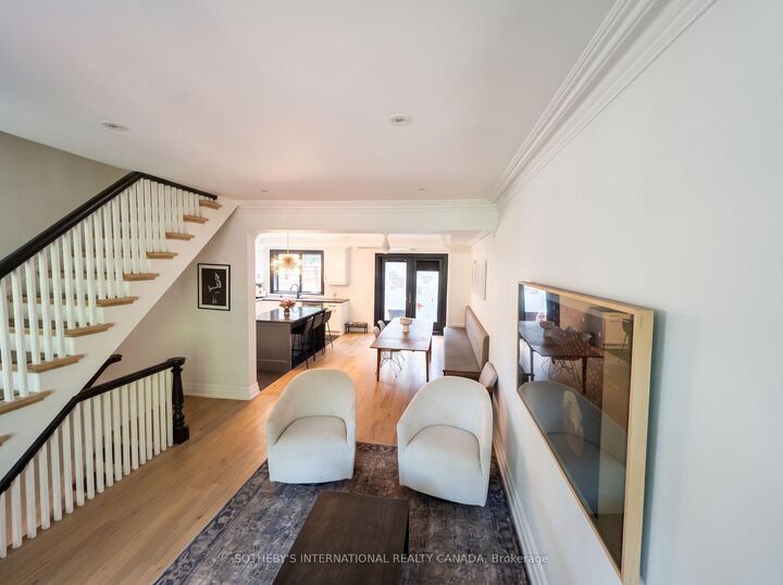 Property Photo:  21 Hillcrest Park  ON M4X 1E8 