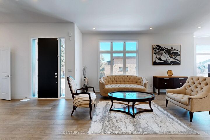 Property Photo:  251 Oxford Street  ON L4C 7V7 