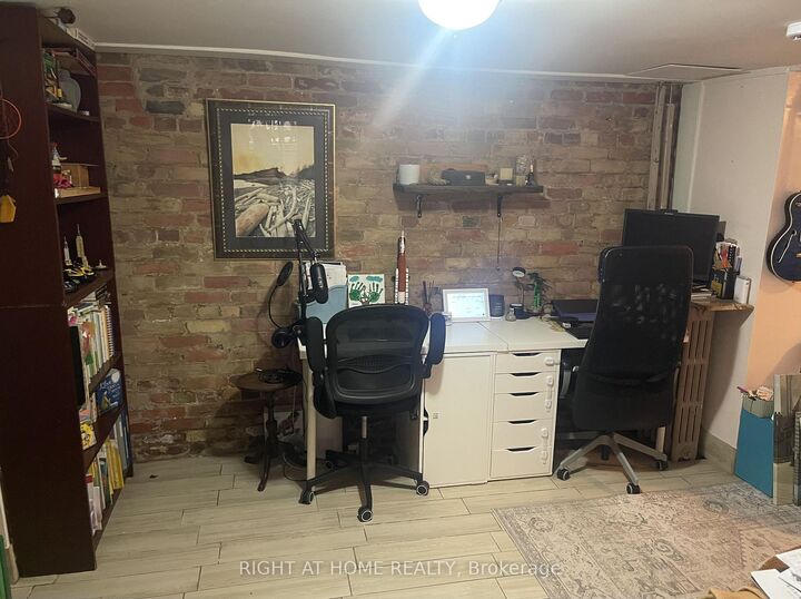Property Photo:  109 Lippincott Street Lower Level  ON M5S 2P2 