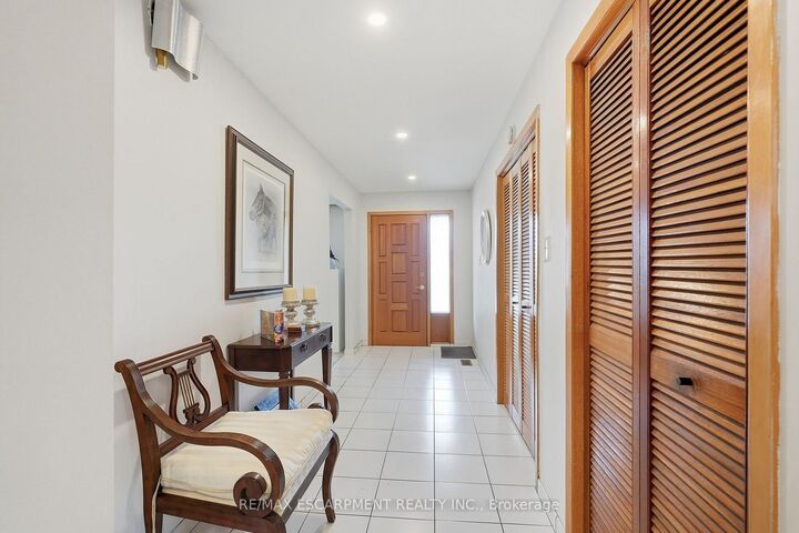Property Photo:  36 Algonquin Court  ON L8T 4T3 