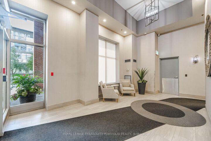 Property Photo:  18 Merton Street 303  ON M4S 3G9 