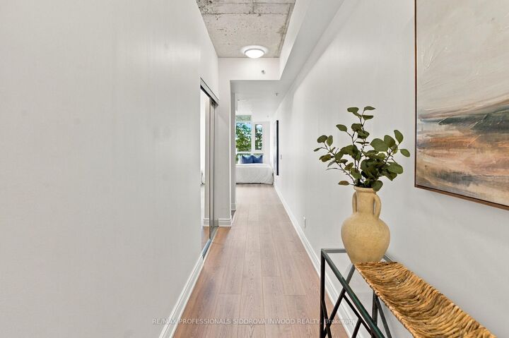 Property Photo:  707 Dovercourt Road 215  ON M6H 0B5 