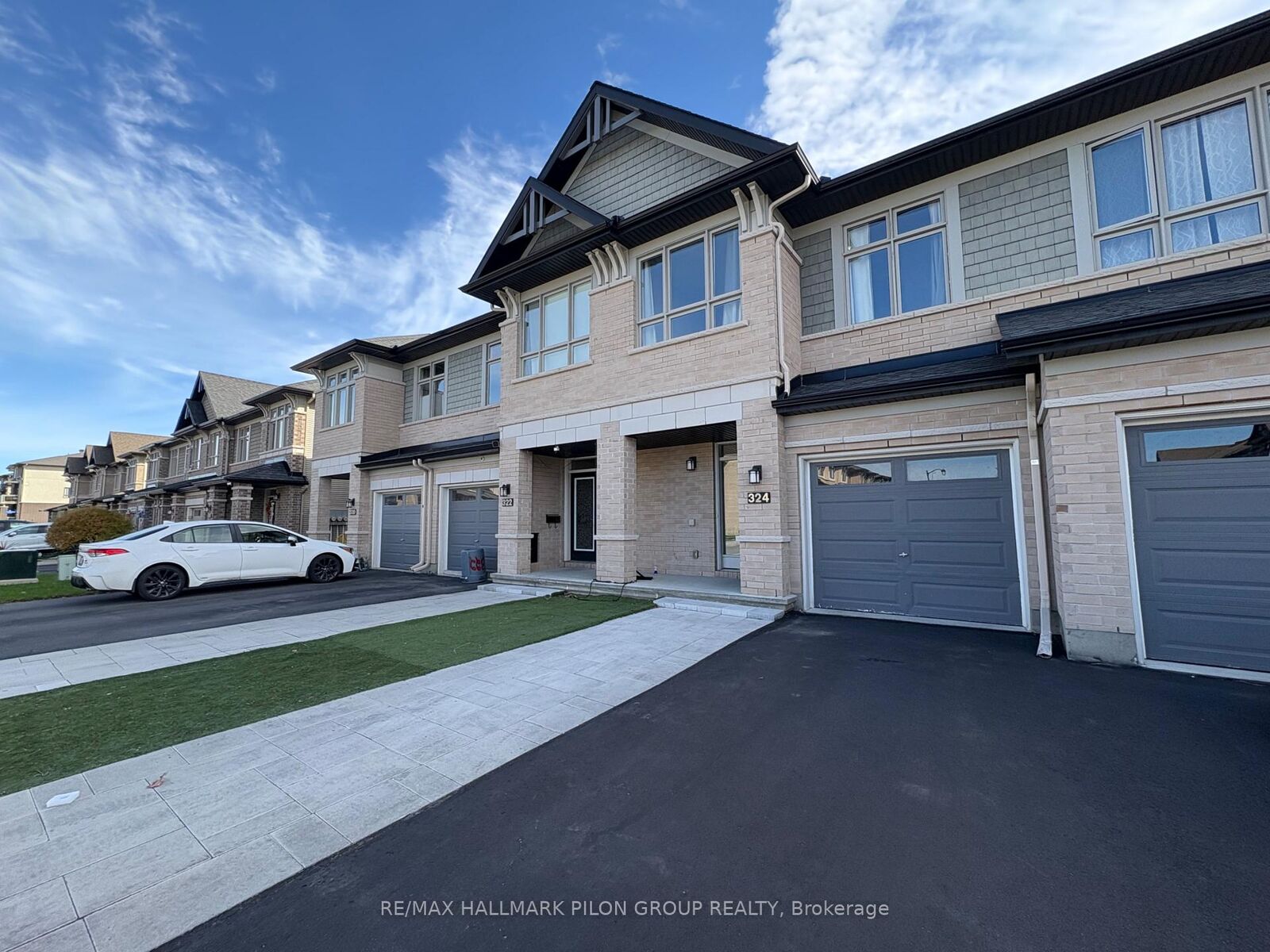 Property Photo:  324 Rainrock Crescent  ON K1W 0J7 