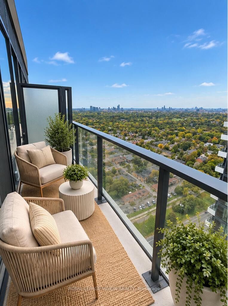 Property Photo:  4010 Eglinton Avenue W 2716  ON M9A 0G5 