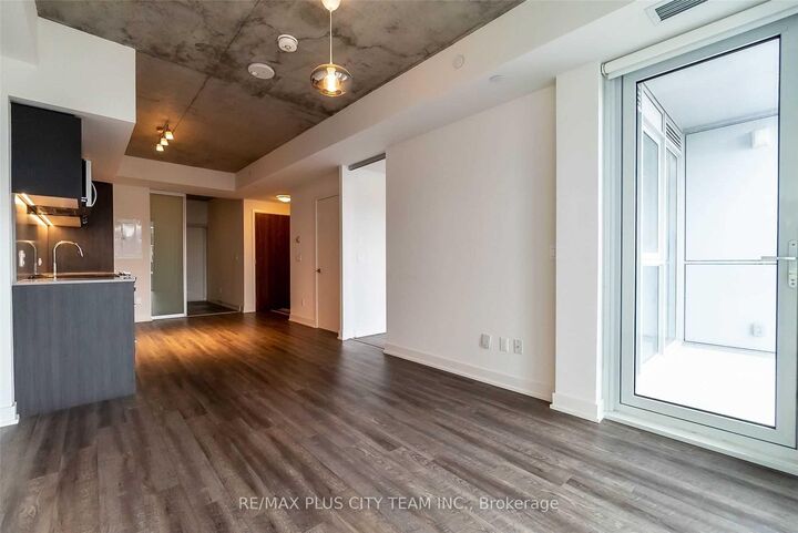 Property Photo:  15 Baseball Place 305  ON M4M 0E7 