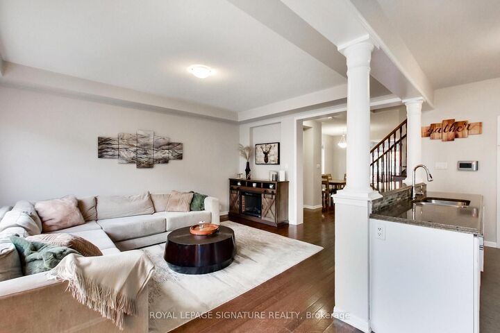 Property Photo:  15 Whiterose Lane  ON L4A 0Z7 