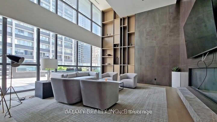Property Photo:  7 Grenville Street 513  ON M4Y 1A1 