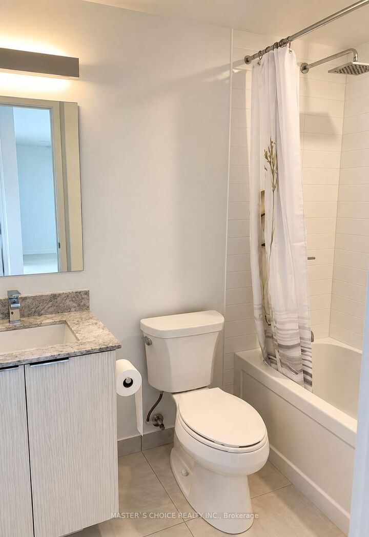 Property Photo:  18 Maitland Terrace 2205  ON M4Y 0H2 