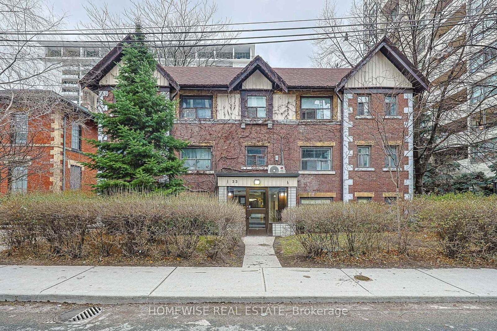 Property Photo:  33 Maitland Street 312  ON M4Y 1C8 