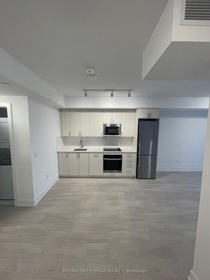 Property Photo:  2545 Simcoe Street N 413  ON L1L 0W3 