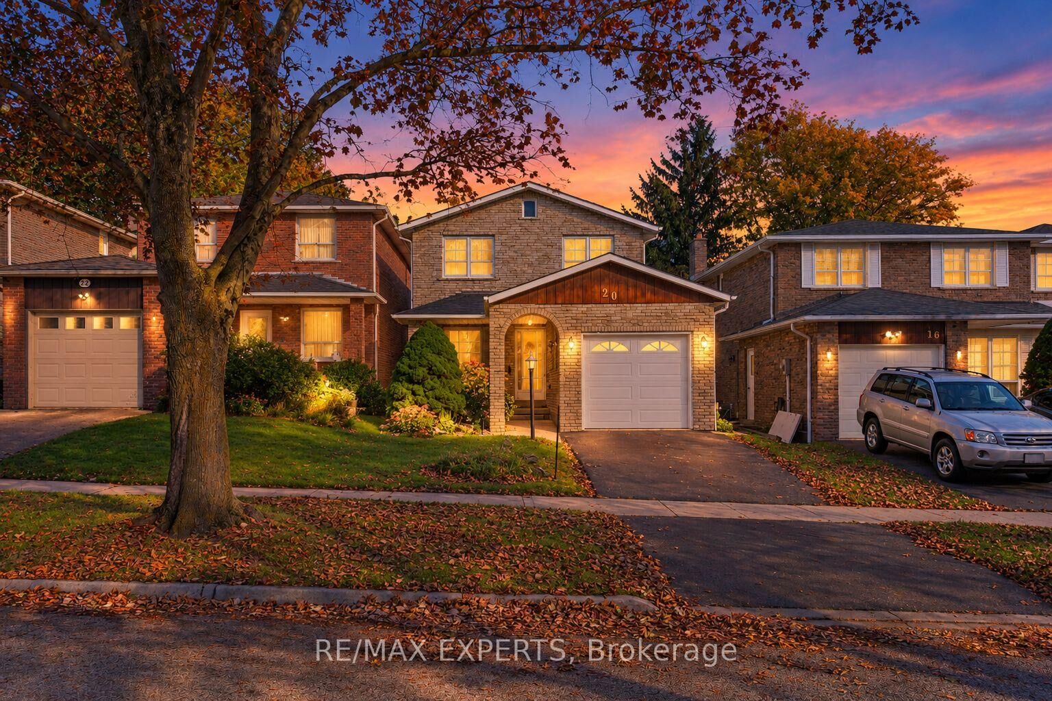 Property Photo:  20 Charnwood Place  ON L3T 5H3 