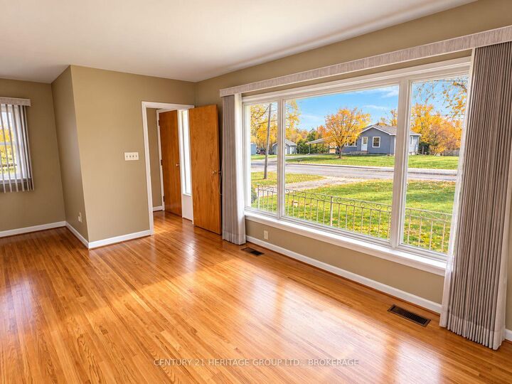 Property Photo:  227 Arnold Street  ON K7M 3M4 