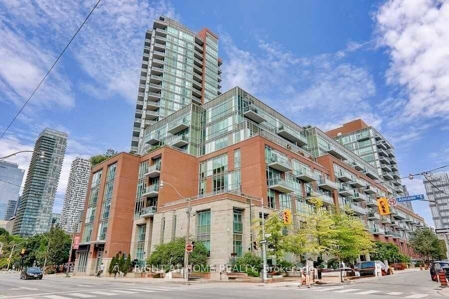 Property Photo:  112 George Street S 828  ON M5A 2M5 
