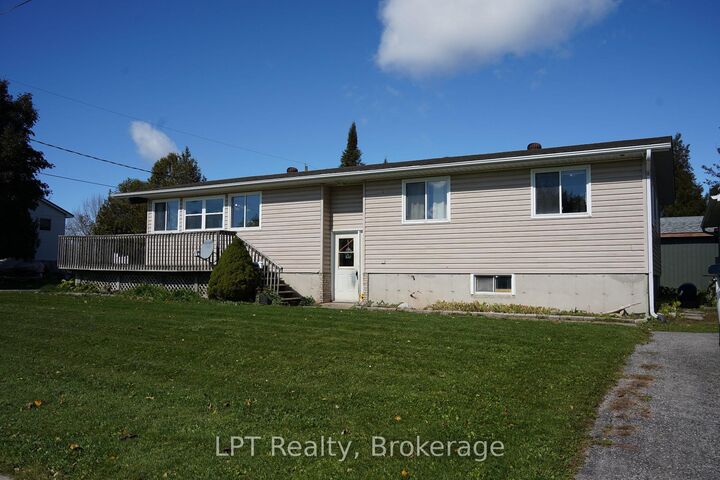 Property Photo:  629 John Street  ON N0H 2T0 
