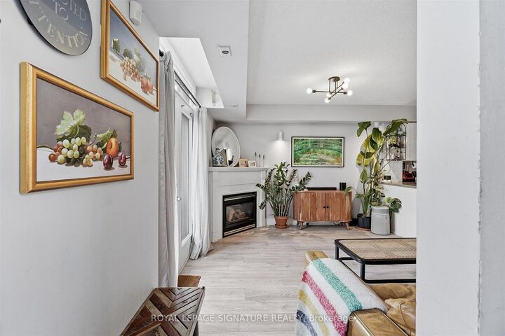 Property Photo:  25 Sudbury Street 2503  ON M6J 3W6 