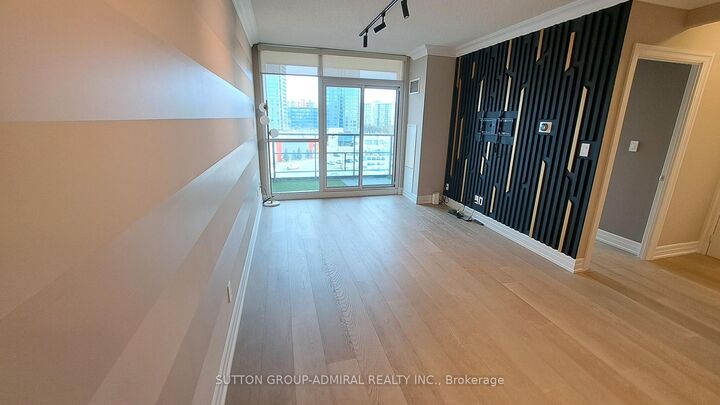 Property Photo: 88 Promenade Circle #704 ON L4J 9A4