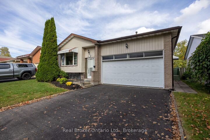 Property Photo:  919 Exeter Street  ON L1G 6R9 