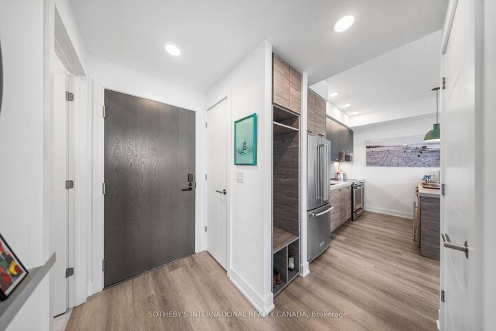 Property Photo:  484 Spadina Avenue 210  ON M5S 0E4 