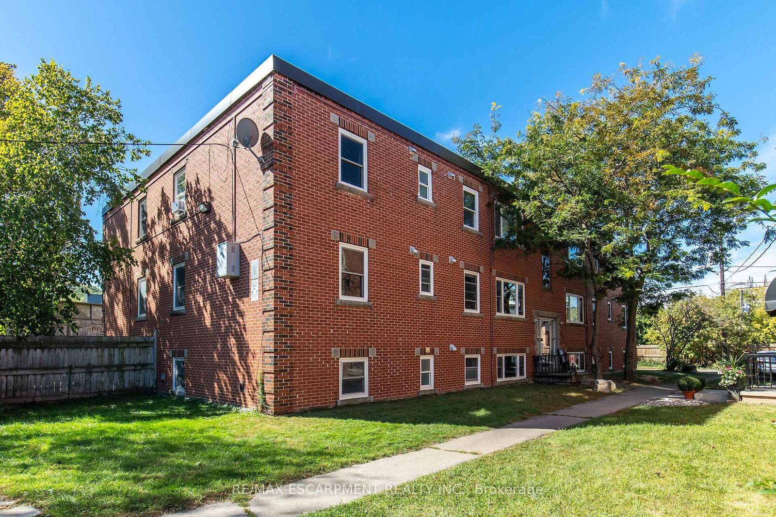 Property Photo: 3 Applewood Avenue 1 ON L8G 3S4