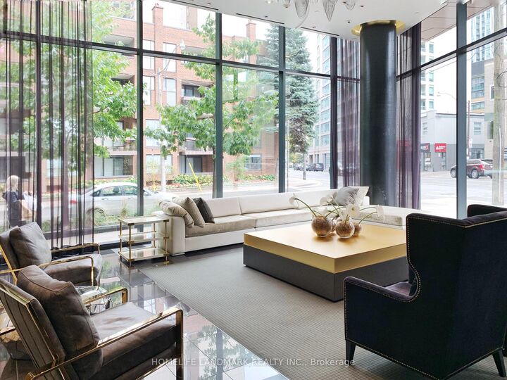 Property Photo:  32 Davenport Road 2503  ON M5R 0B5 