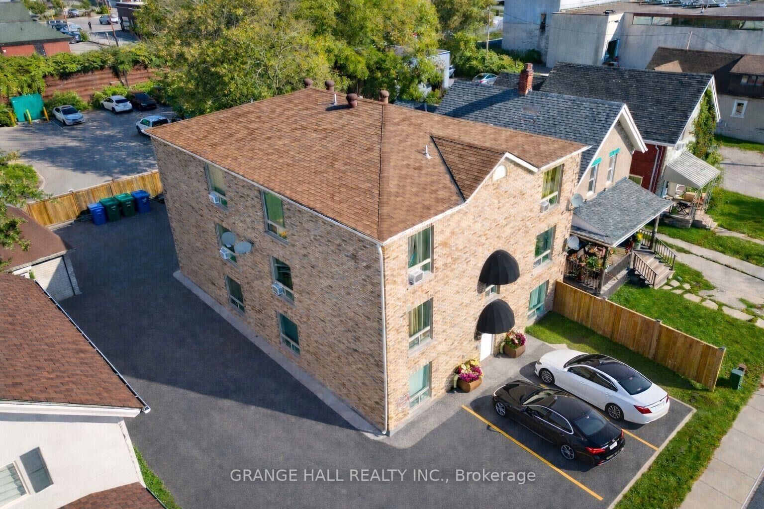 Property Photo:  14 Elgin Street 12  ON L3V 1R9 