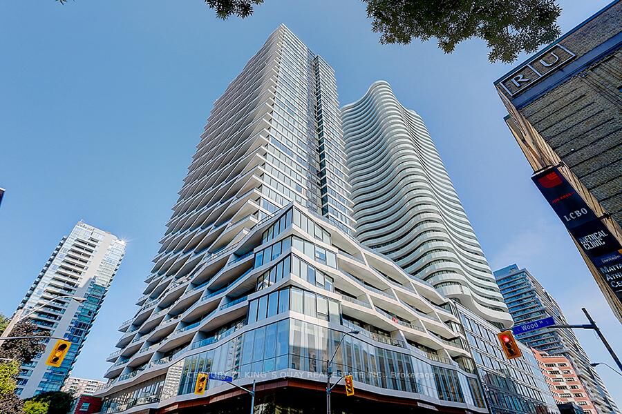 Property Photo:  85 Wood Street 2502  ON M4Y 0E8 
