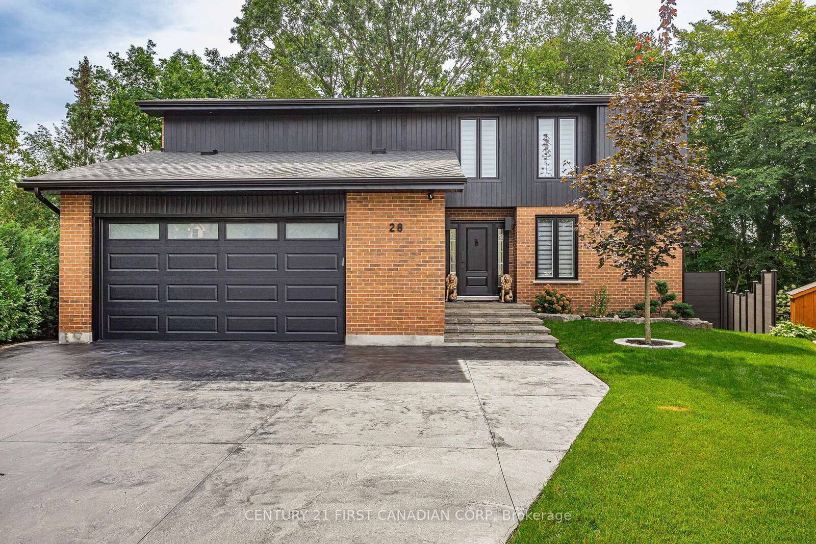Property Photo:  28 Lindbrook Court  ON N5X 2L3 