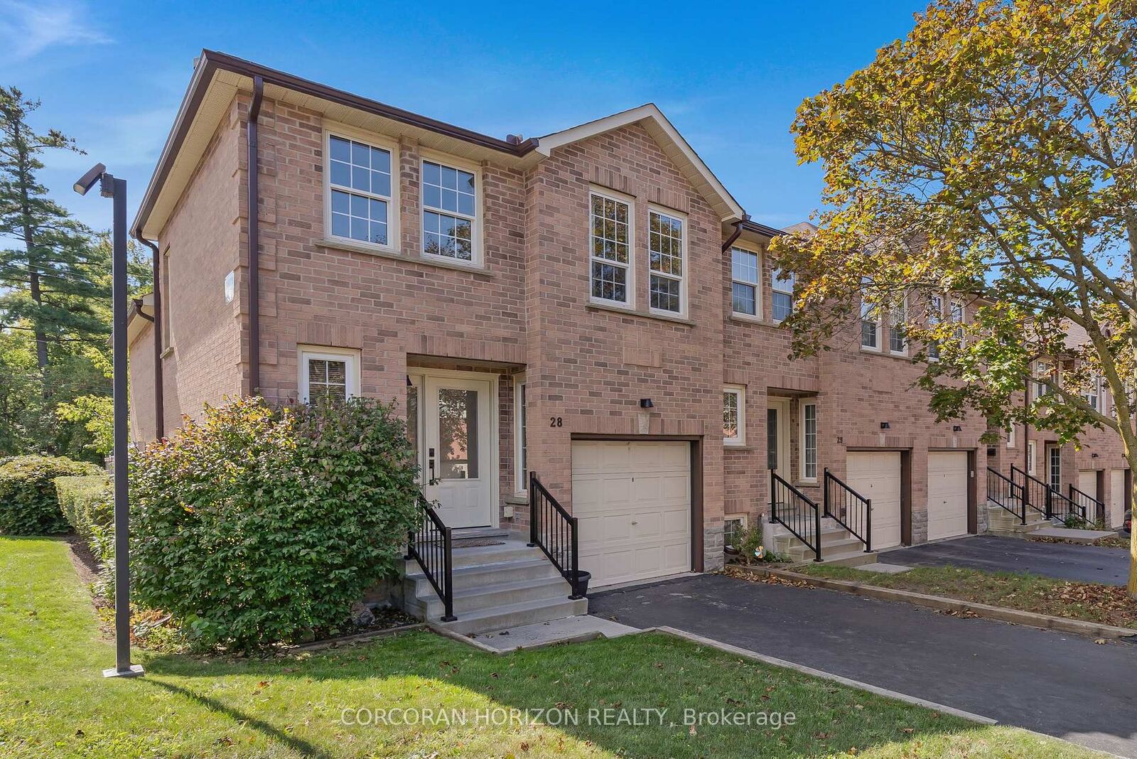 Property Photo: 375 Holiday Inn Drive 28 ON N3C 3P6