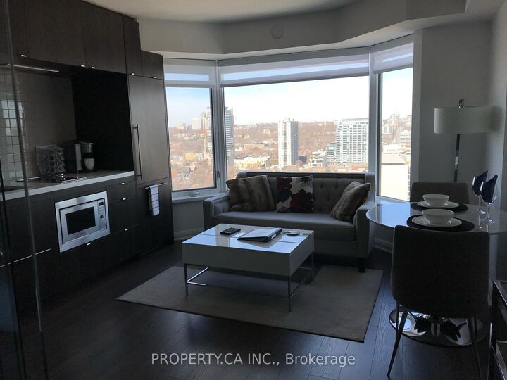 Property Photo:  155 Yorkville Avenue 2401  ON M5R 0B4 