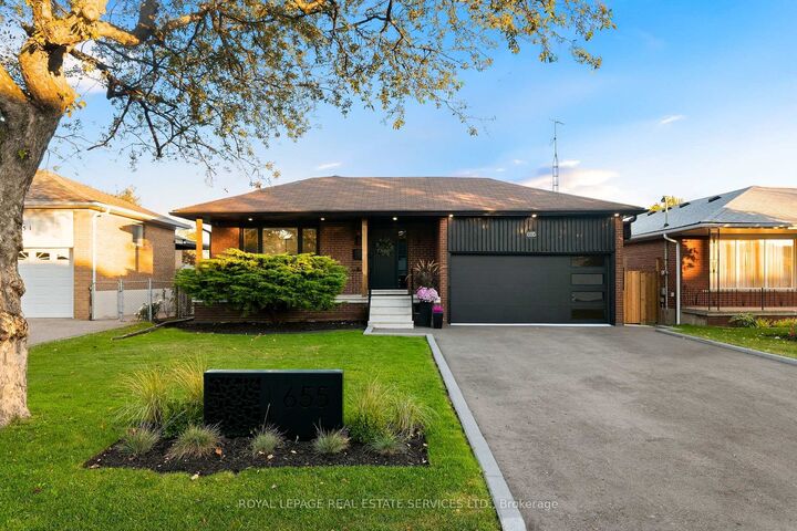 Property Photo:  655 Netherton Crescent  ON L4Y 2M5 