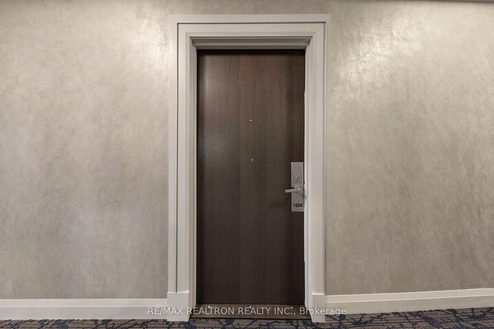 Property Photo:  75 North Park Road 1604  ON L4J 0H8 