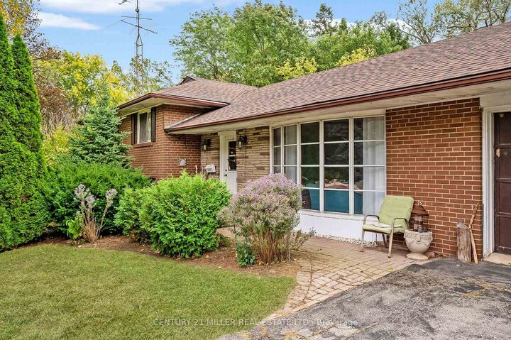 Property Photo:  1342 Sedgewick Crescent  ON L6L 1X8 