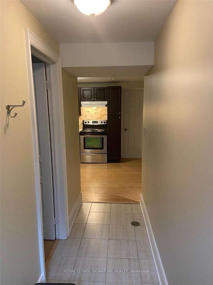 Property Photo:  41 Kimbermount Drive Lower  ON M1T 2Y1 
