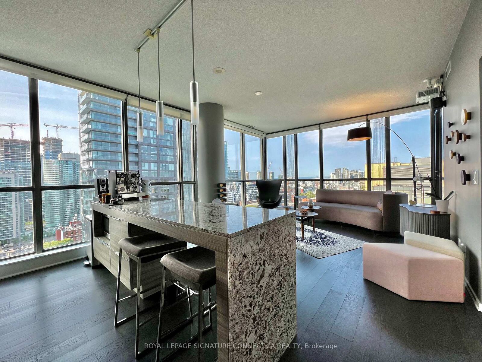 Property Photo:  8 Charlotte Street 2107  ON M5V 0K4 