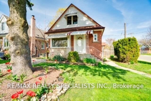 Property Photo:  2 East 41st Street Upper  ON L8T 2Z2 
