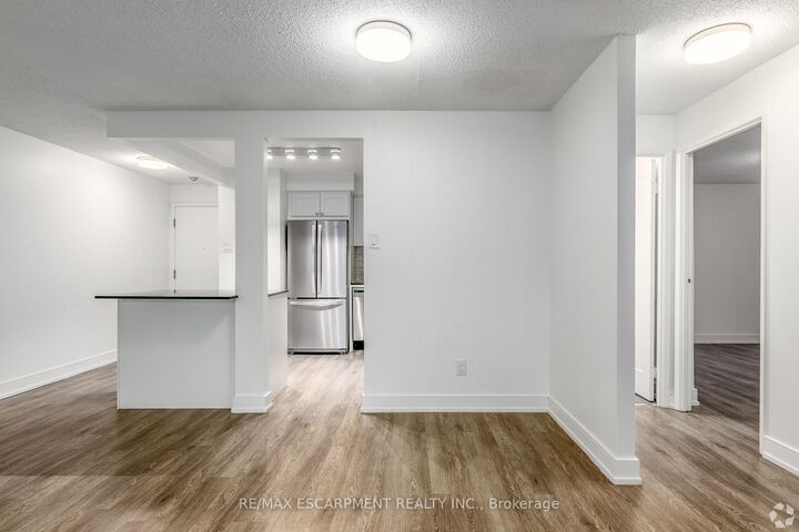 Property Photo: 547 Belmont Avenue 805 ON N2M 5E7